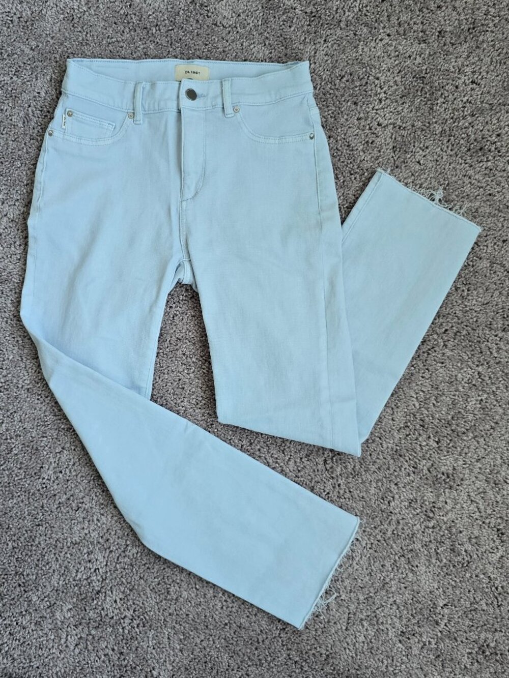 DL1961 High Rise Raw Hem Mara Straight Leg Jeans Light Ice Blue Stretch Denim 27